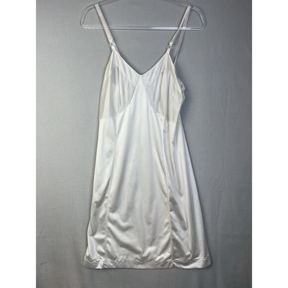 Sears Slip Women 34 Ivory Nylon Short Length Lingerie Pin Up Silky Feminine - Picture 1 of 11